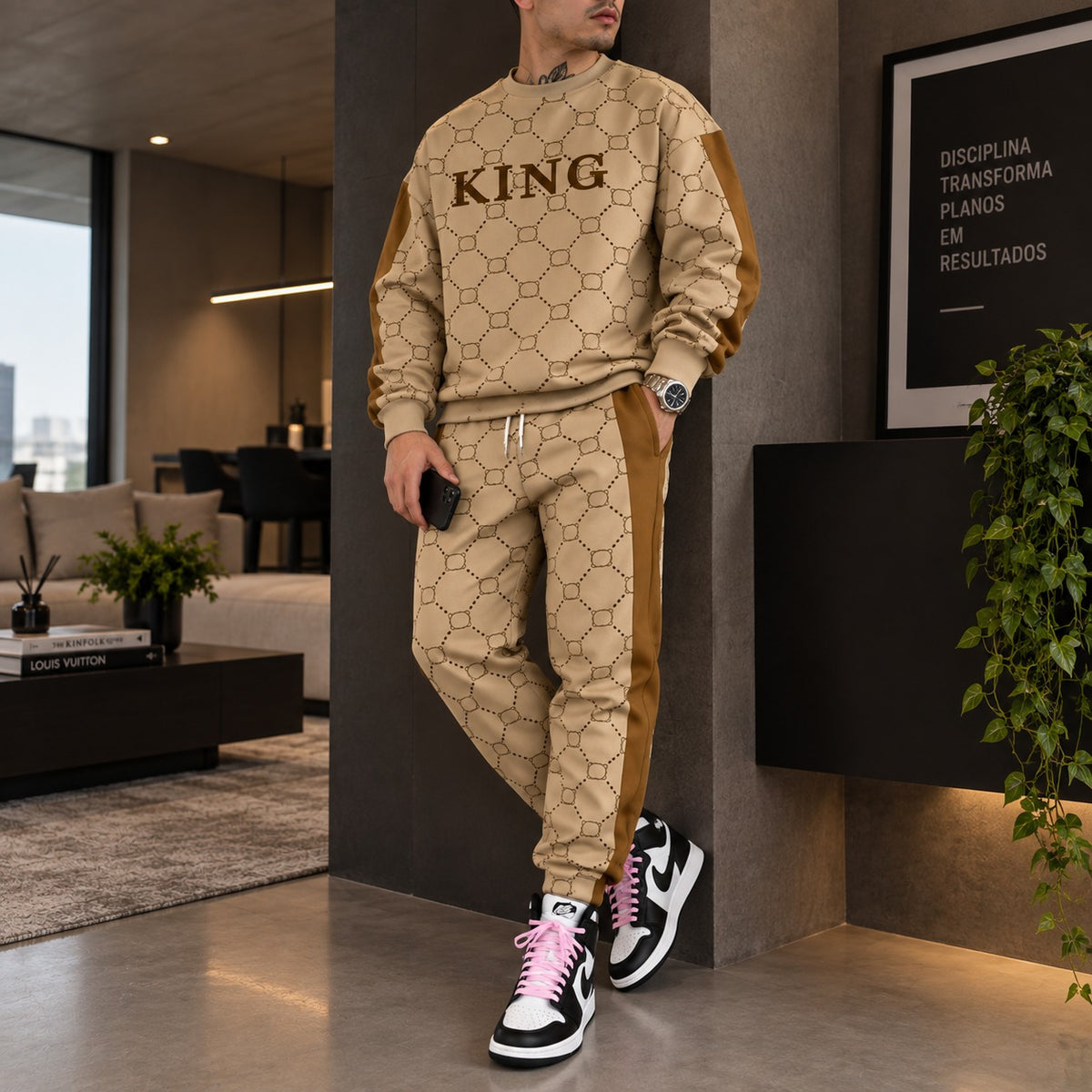 Conjunto Ramiro™ con Camiseta Estampada y Pantalón con Franjas Contrastantes