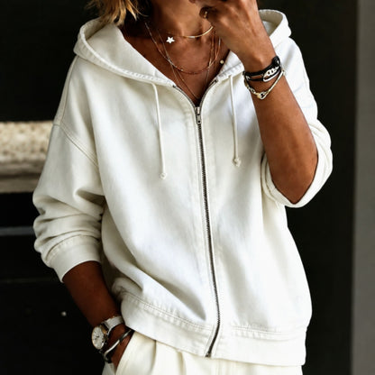 Sudadera Alejandra™ con Capucha, Acabado Lavado y Cierre Frontal