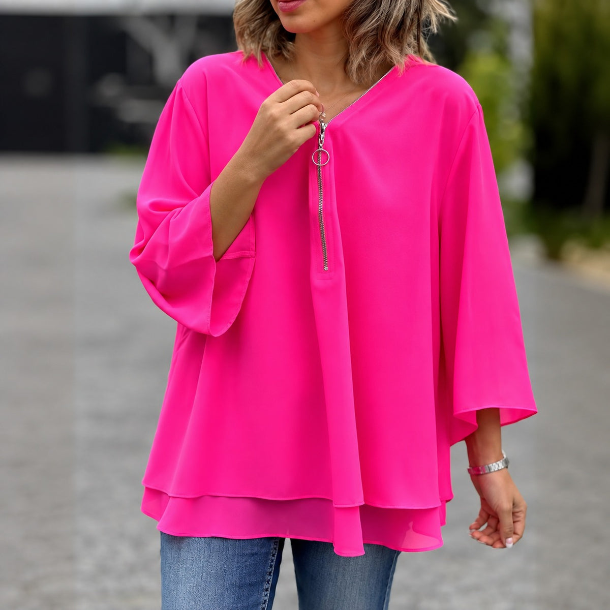 Blusa Alessa™ con Cremallera Frontal, Corte Amplio y Bajo en Capas