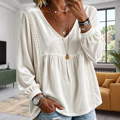 Blusa Bianca™ con Textura Ligera Tipo Terciopelo, Escote en V y Encaje Geométrico