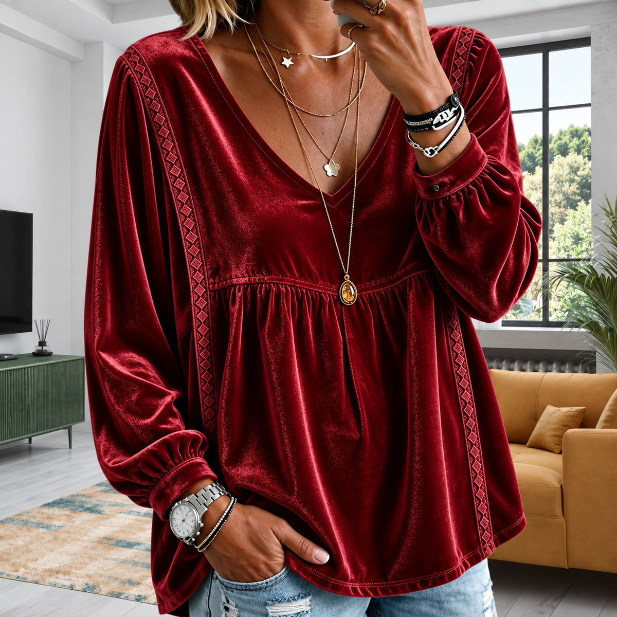 Blusa Bianca™ con Textura Ligera Tipo Terciopelo, Escote en V y Encaje Geométrico