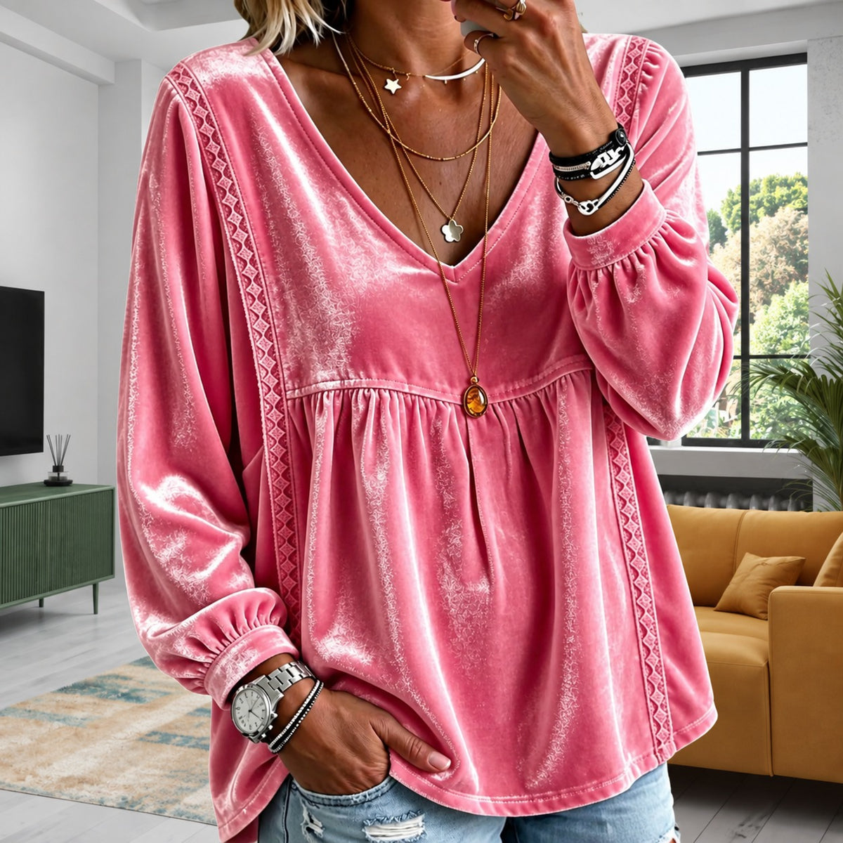 Blusa Bianca™ con Textura Ligera Tipo Terciopelo, Escote en V y Encaje Geométrico