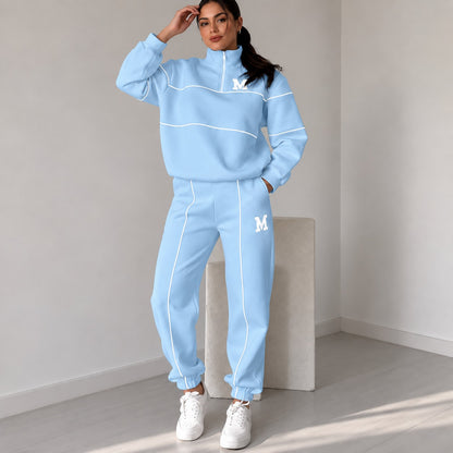Conjunto Femenino Michigan™ con Sudadera College de Cuello Alto y Jogger con Cintura Elástica