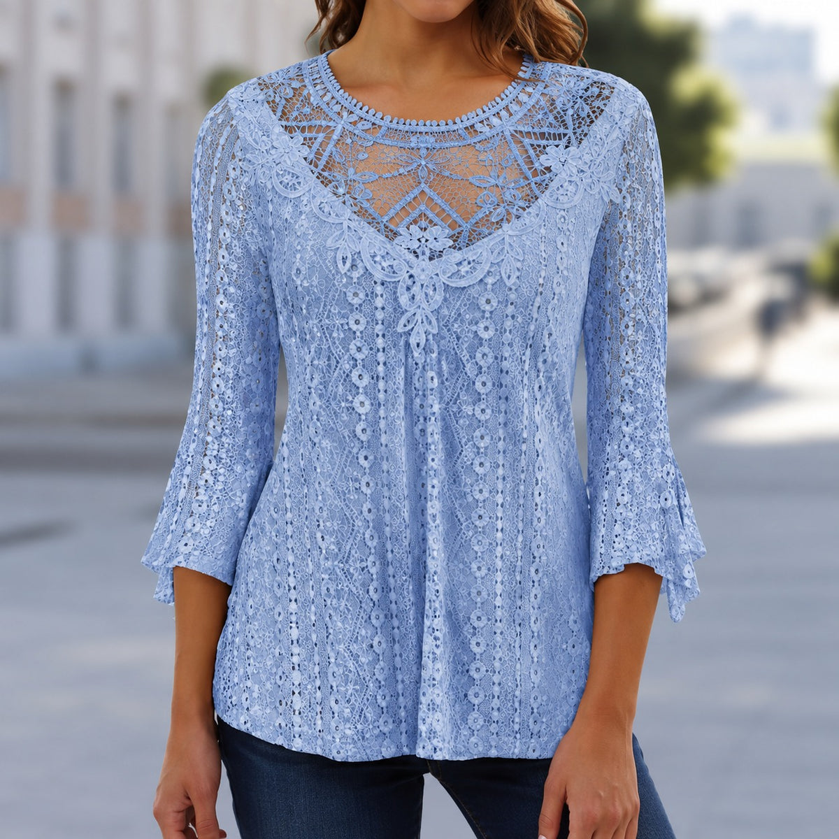 Blusa Sintra™ con Encaje Detallado, Diseños Florales y Mangas Acampanadas