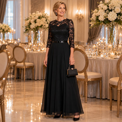 Vestido Amalia™ con Detalles de Encaje Floral y Mangas 3/4