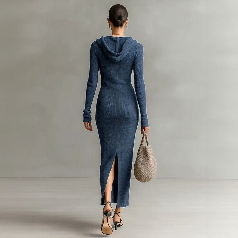 Vestido Noemi™ de Tejido Acanalado con Capucha y Botones Frontales Elegantes