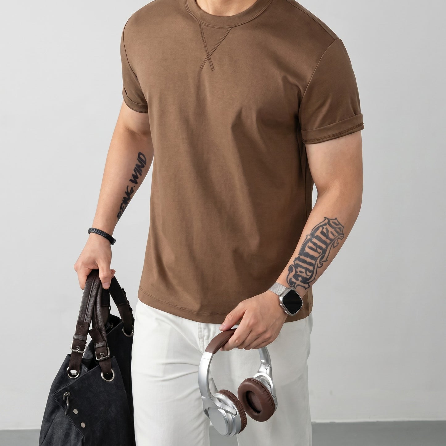 Camiseta Louis™ de Algodón Premium con Elastano y Cuello Redondo Acanalado