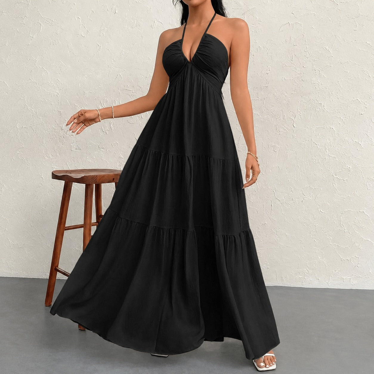Vestido Marielle™ con Cuello Halter y Lazo Delicado