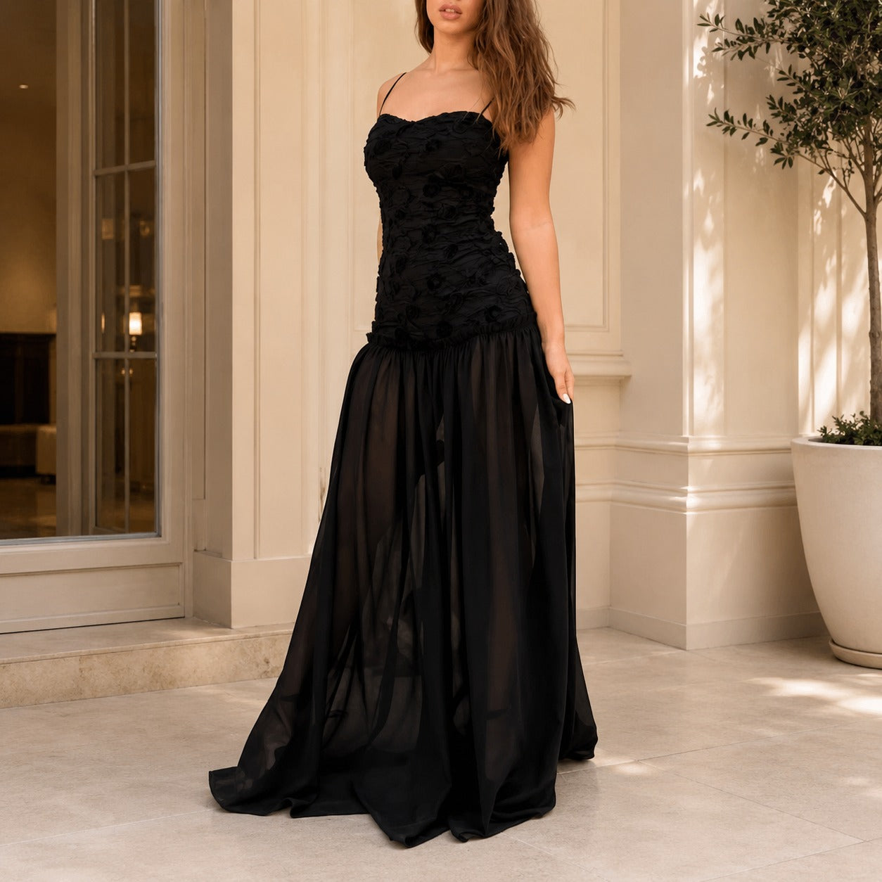 Vestido Roselle™ Con Aplicaciones Florales Y Caída Elegante