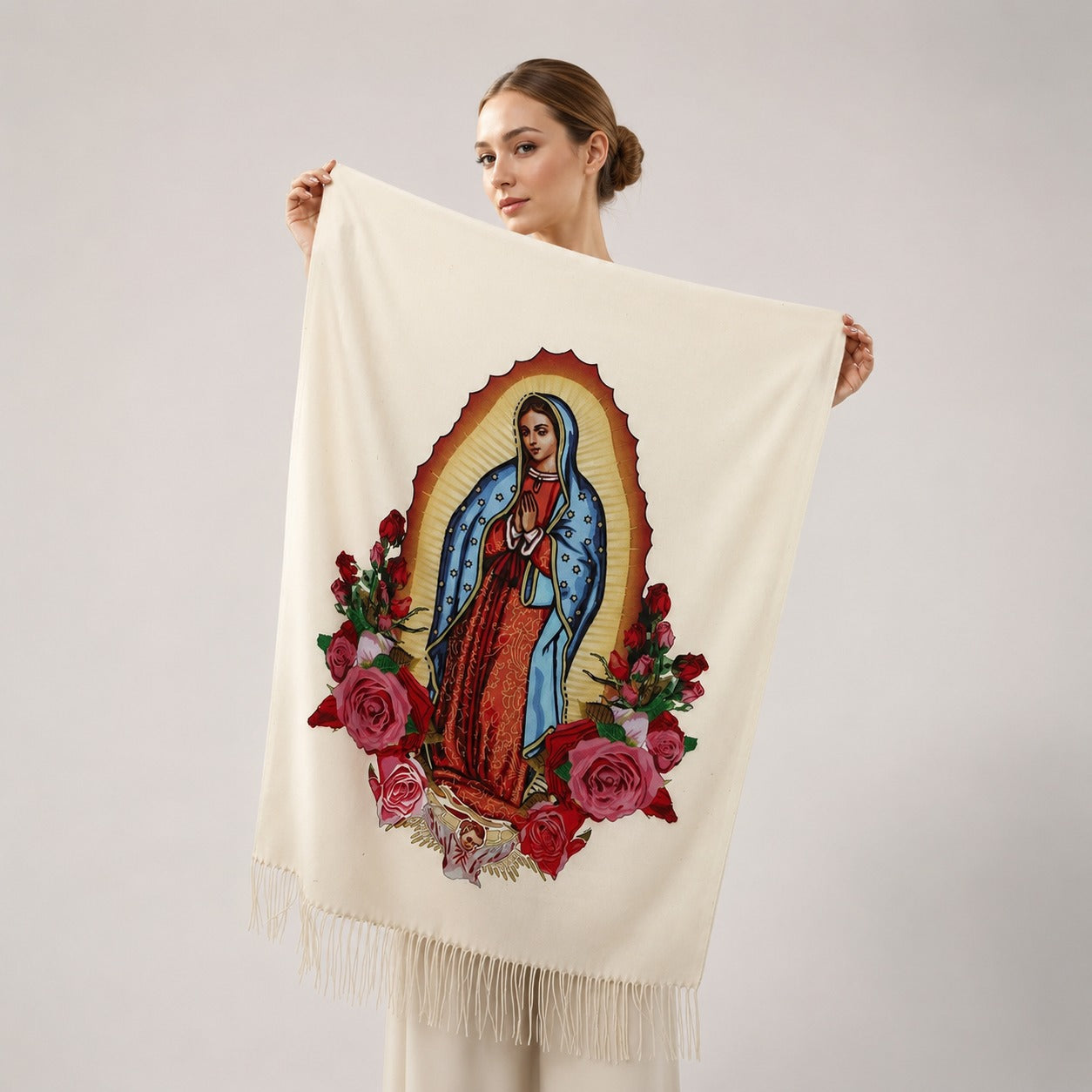 🔥 2x1 – Bufanda Guadalupe™ de Cachemira con Acabado Artesanal y Flecos Delicados