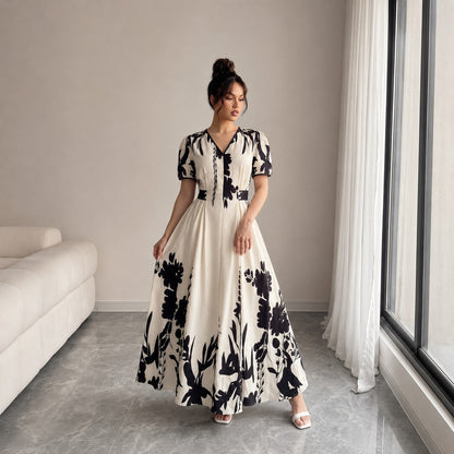 Vestido Maristelle™ Con Estampado Floral Contrastante y Escote en V
