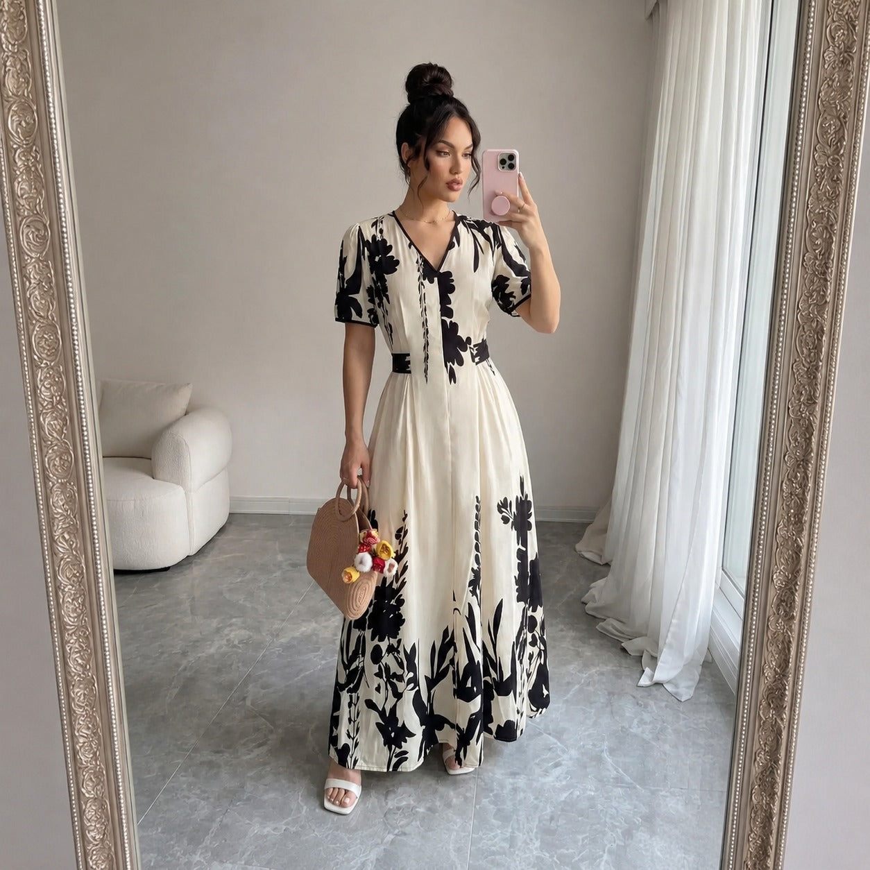 Vestido Maristelle™ Con Estampado Floral Contrastante y Escote en V