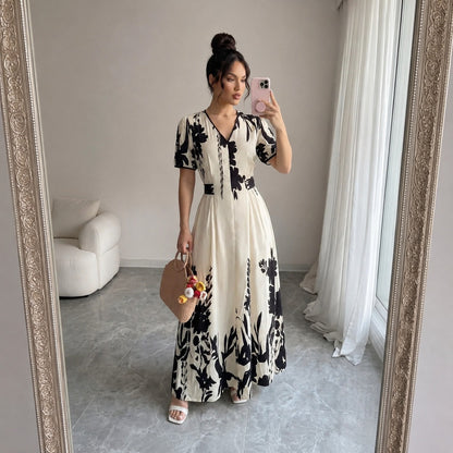Vestido Maristelle™ Con Estampado Floral Contrastante y Escote en V