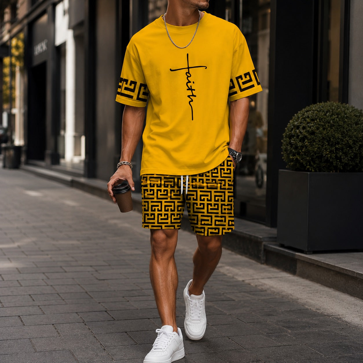 Conjunto Lucento™ con Camiseta Oversize y Shorts con Estampado Geométrico / Un estilo urbano con personalidad propia.