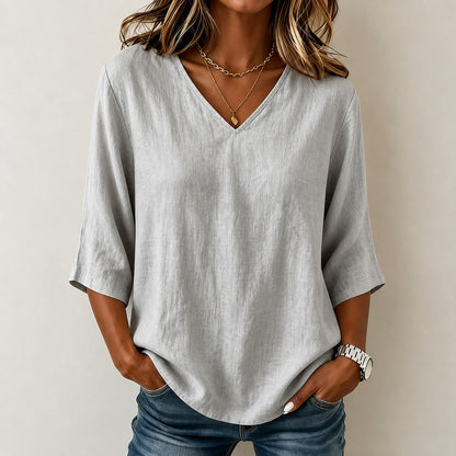 Blusa Renata™ de Lino y Algodón con Diseño Minimalista, Escote V y Manga Tres Cuartos