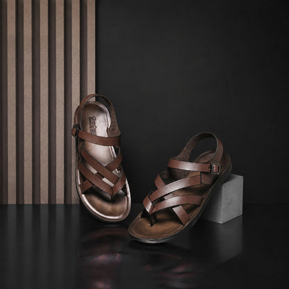 Sandalia Valdoro™ con Tiras Cruzadas, Hebilla Lateral y Suela Plana.