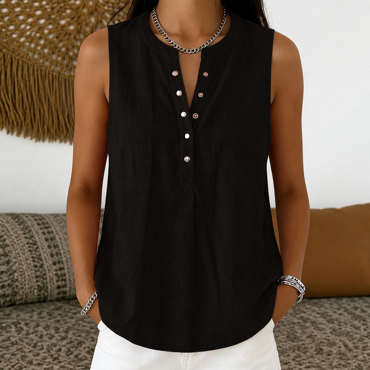 Blusa Laura™ con Botones Frontales, Cuello Redondo y Diseño Sin Mangas