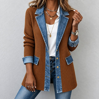 Chaqueta Karla™ con Detalles Denim y Botones Frontales