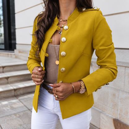 Chaqueta Maxine™ con Cuello Estructurado, Cierre Frontal con Botones y Detalles en los Hombros