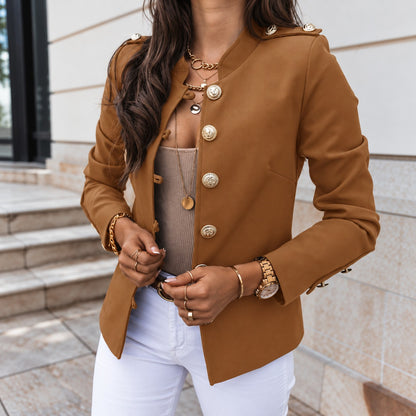 Chaqueta Maxine™ con Cuello Estructurado, Cierre Frontal con Botones y Detalles en los Hombros