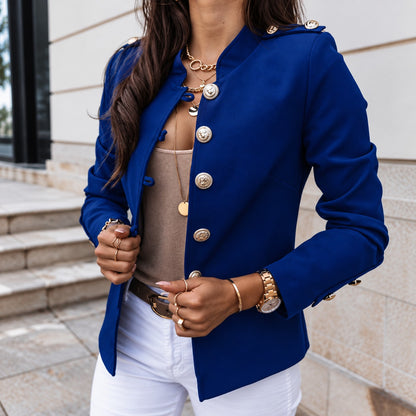 Chaqueta Maxine™ con Cuello Estructurado, Cierre Frontal con Botones y Detalles en los Hombros